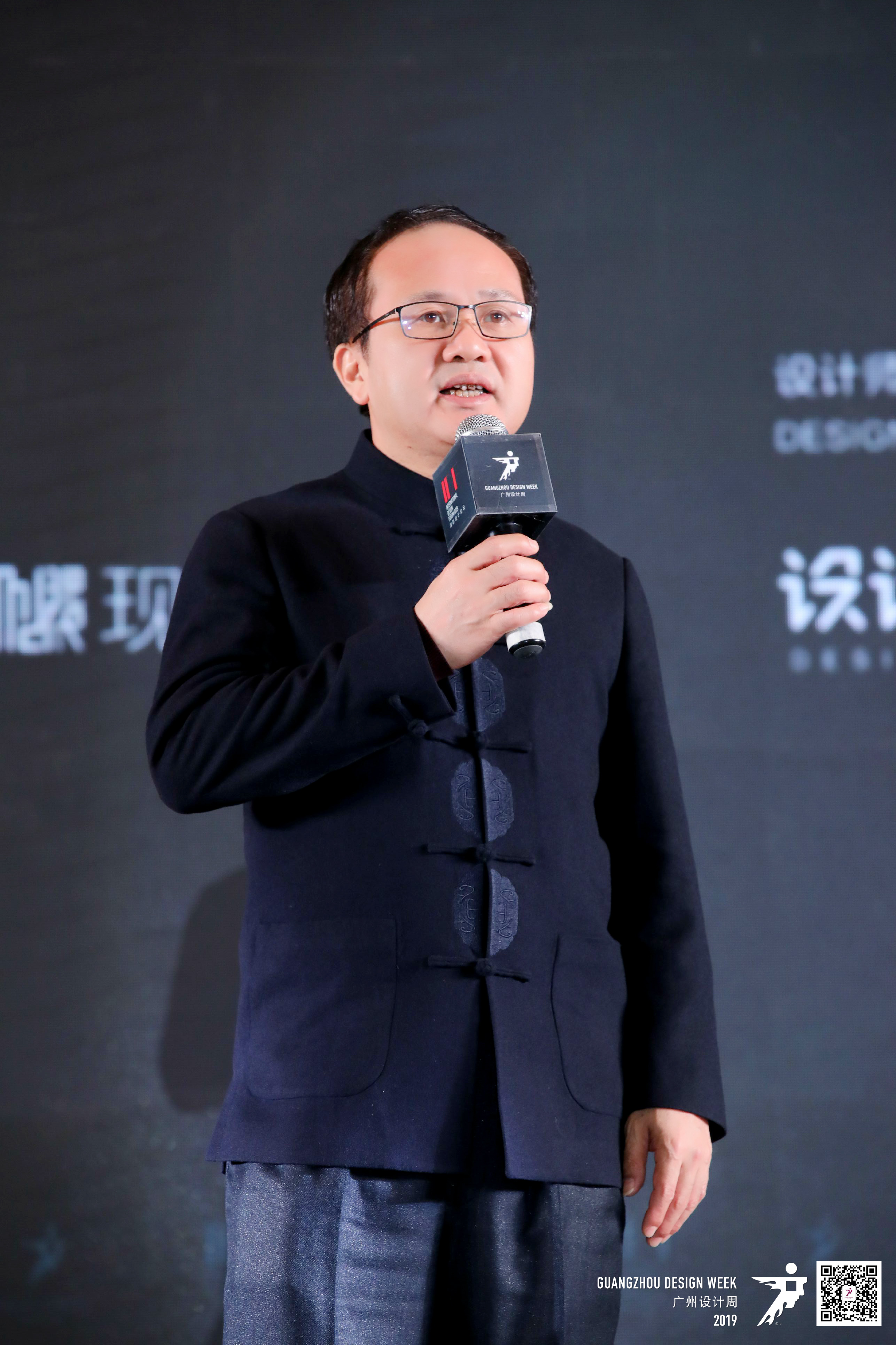 1 ���ƺ�ʢ�ɴu�����L(zh��ng)�濂��(j��ng)����־��(ji��n)�ڴ��(hu��)�����o.jpg