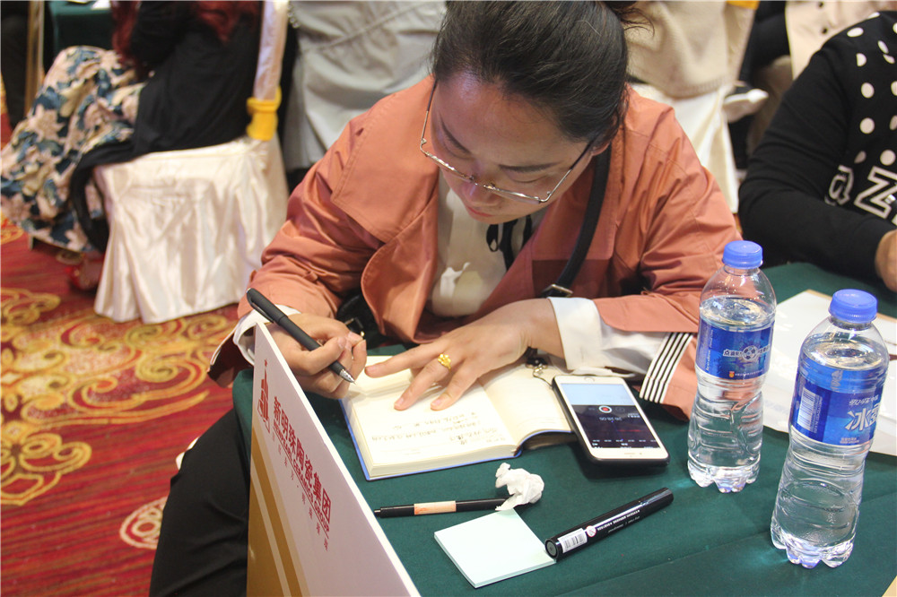 學員認真學習 (2).jpg