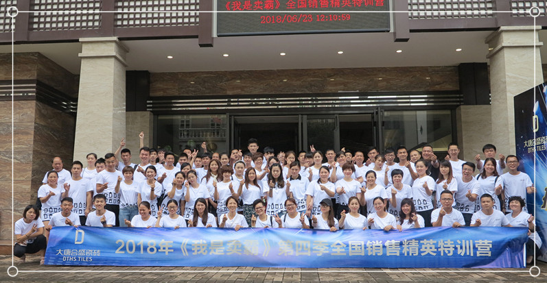 0 �W(xu��)�T�ڴ��ƺ�ʢ�ɴu��ɽ����ǰ��Ӱ����.JPG