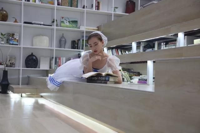 ��ɽ�ɺ�Ʒ�b�C ��